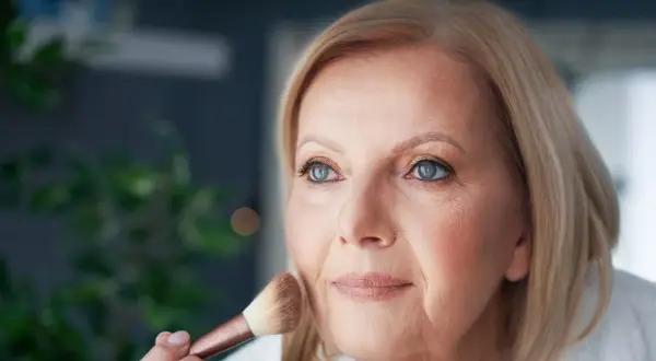 Puder do cery dojrzałej: Klucz do młodzieńczego wyglądu